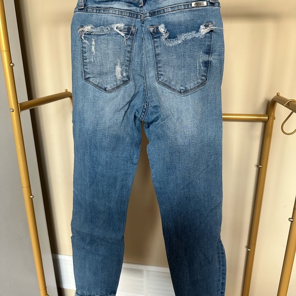 KanCan size 7/27 stretchy cute jeans with frayed ends. - Picture 3 of 5